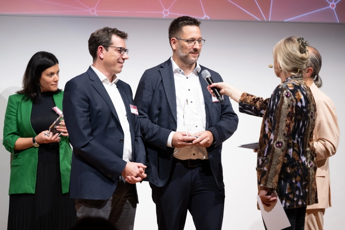 2400_galanacht_leader_digital_award-3247-519.jpg